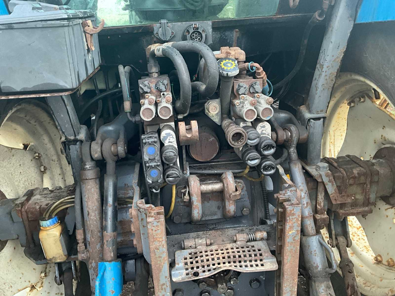 Tractor New holland TS90: foto 18 Tractor New holland TS90: foto 18