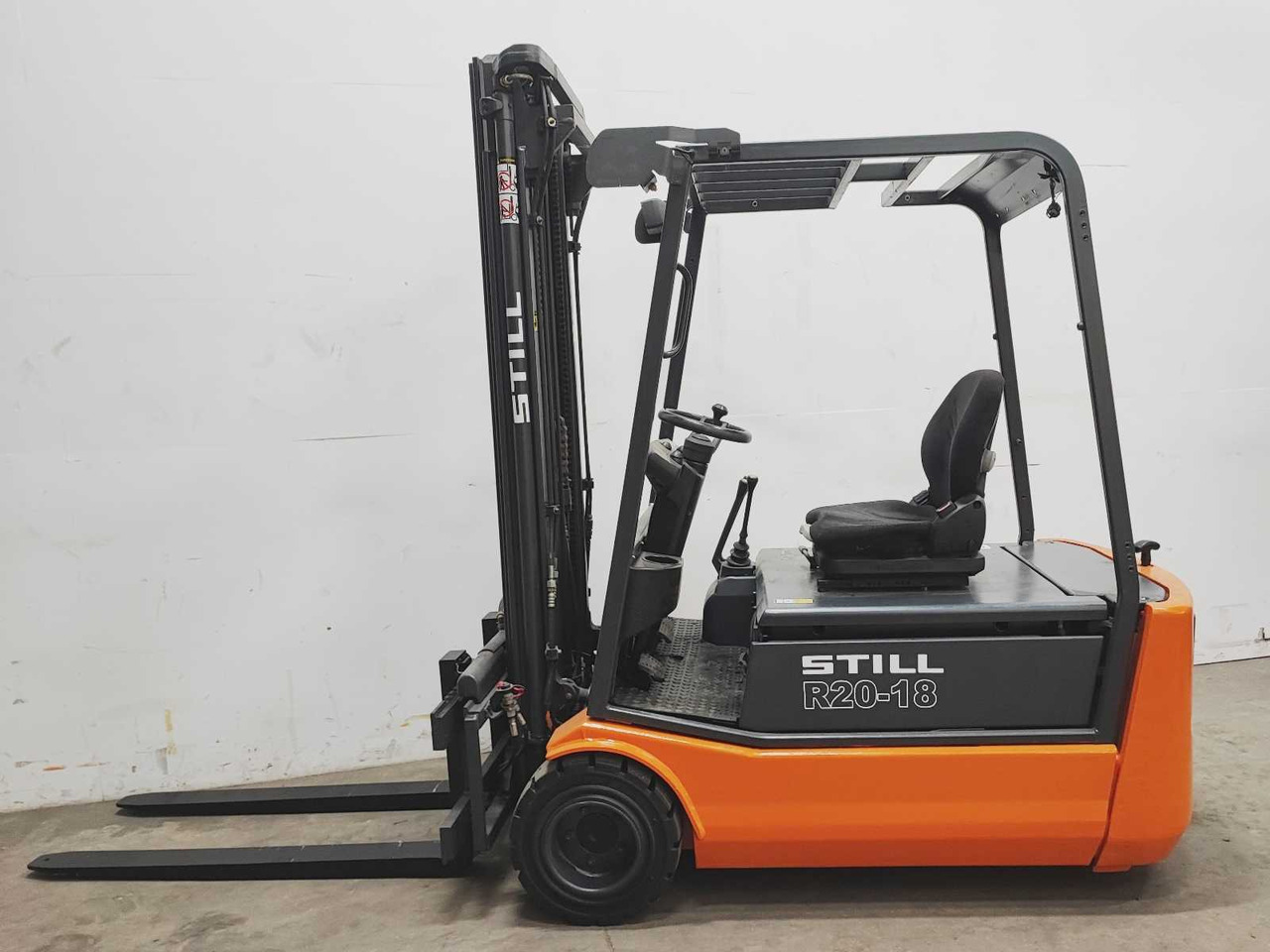 STILL - R20-18 - FORKLIFT TRUCK - 2004 - Carretilla elevadora: foto 4 STILL - R20-18 - FORKLIFT TRUCK - 2004 - Carretilla elevadora: foto 4