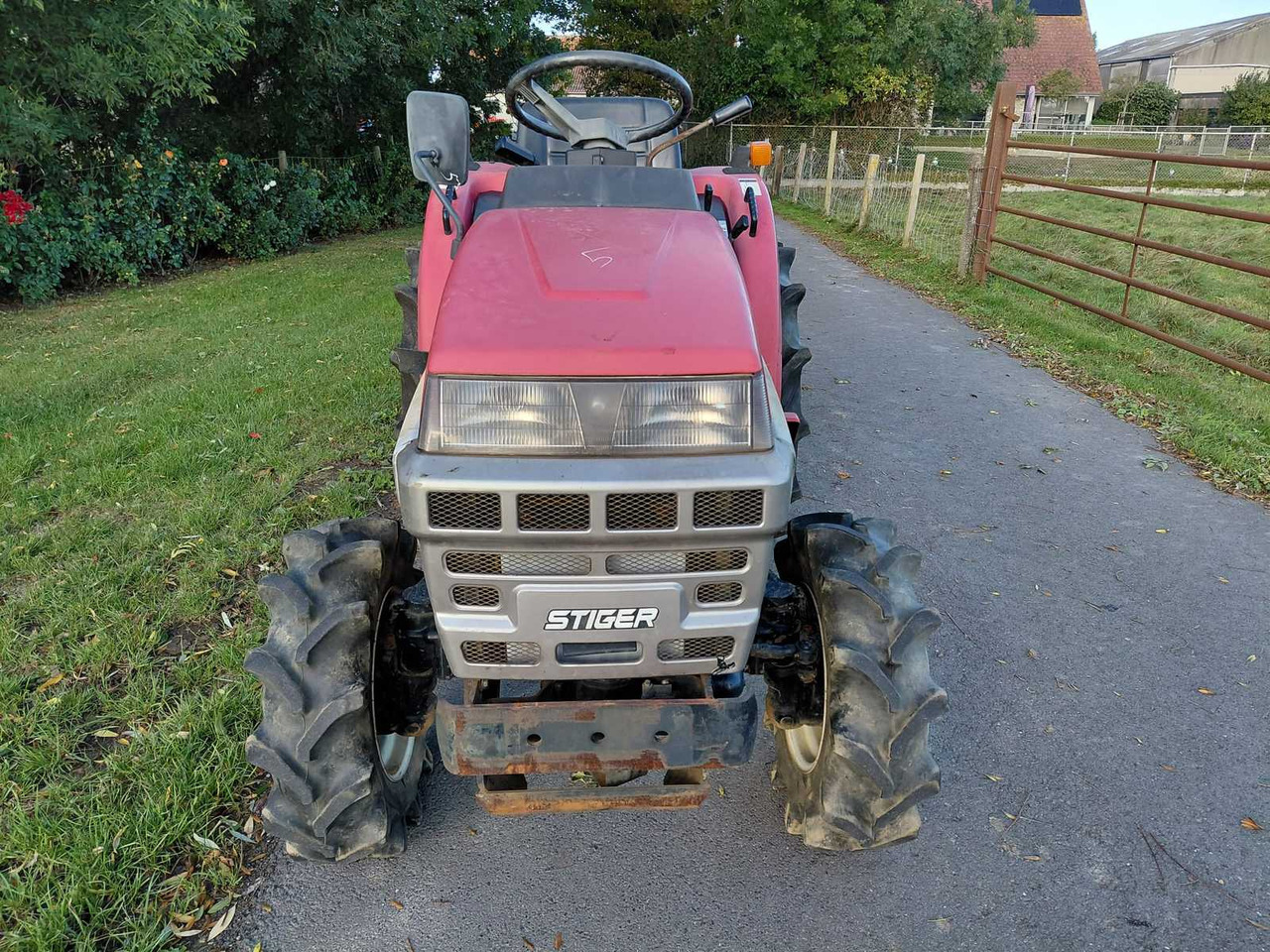 Shibaura P185F - Mini tractor: foto 2 Shibaura P185F - Mini tractor: foto 2