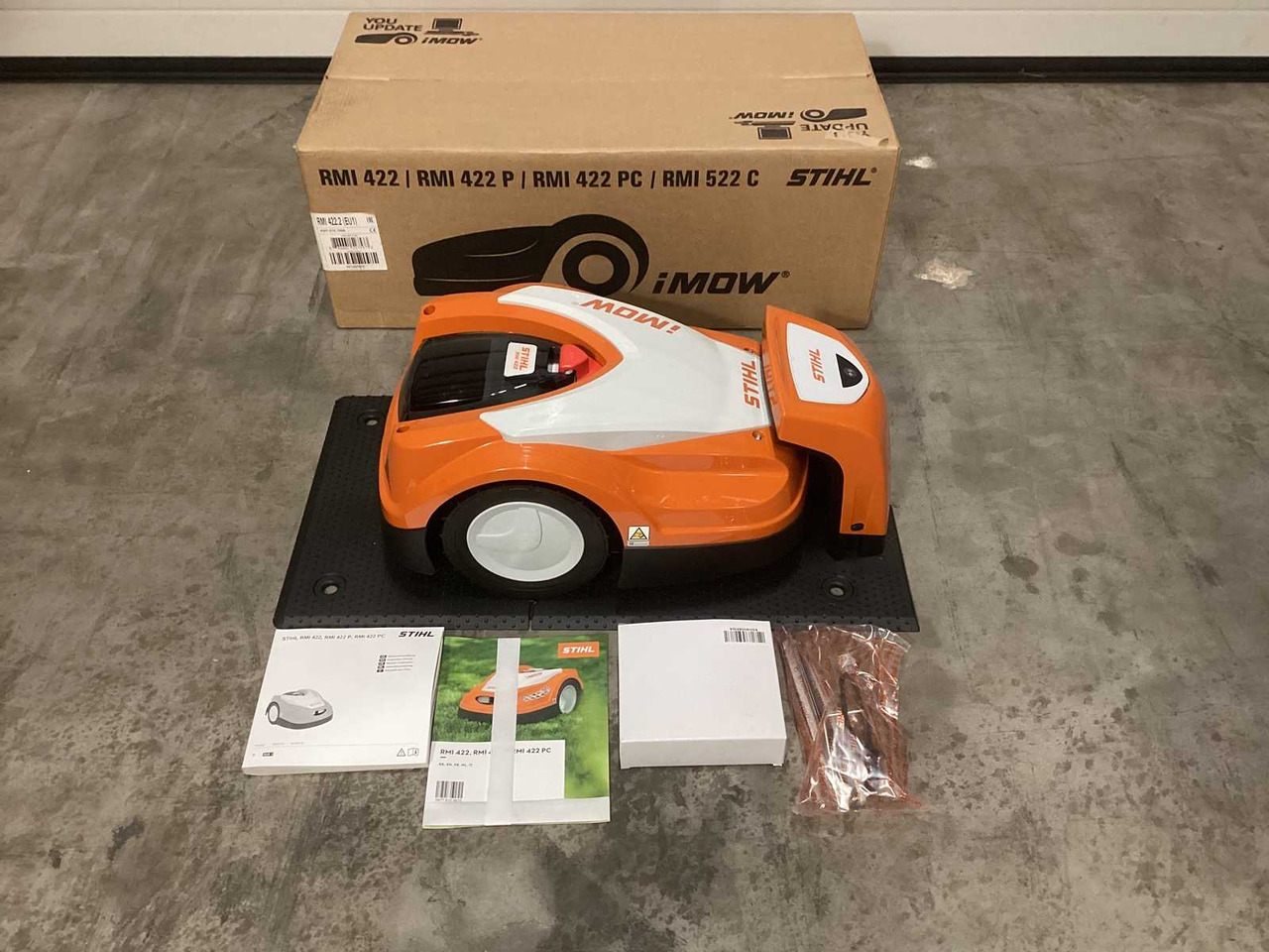 Stihl IMOW RMI 422 Robotic Lawn Mower - Maquinaria de henificación: foto 1 Stihl IMOW RMI 422 Robotic Lawn Mower - Maquinaria de henificación: foto 1