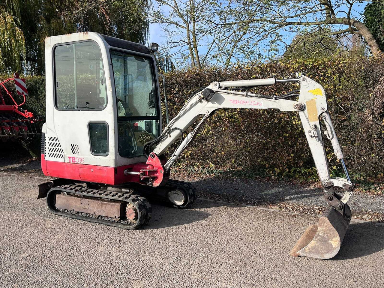 TAKEUCHI TB016 MINI EXCAVATOR - Miniexcavadora: foto 1 TAKEUCHI TB016 MINI EXCAVATOR - Miniexcavadora: foto 1