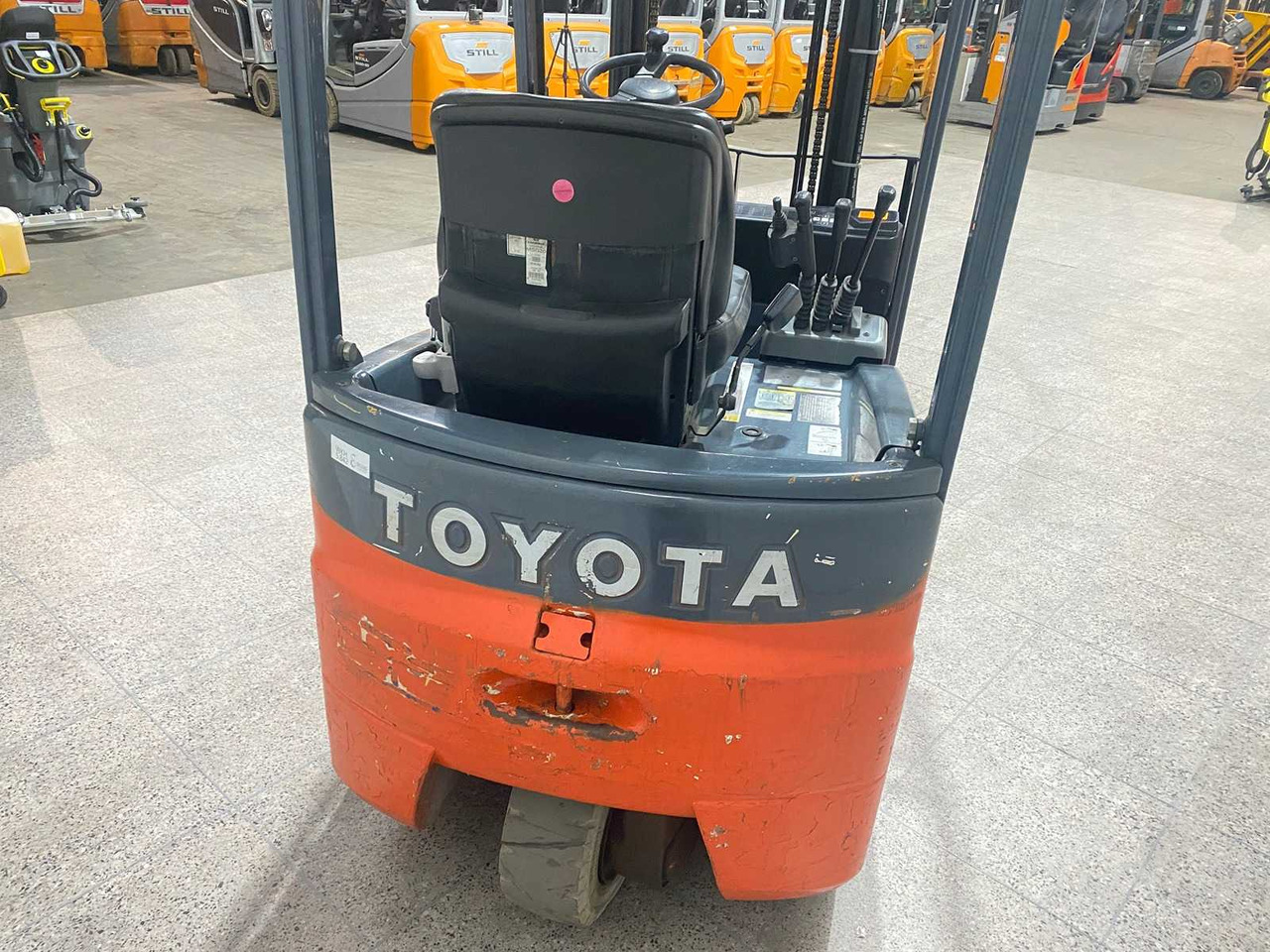 TOYOTA - 2012 - 7FBEST13 - FORKLIFT - SIDE-SHIFT - Carretilla elevadora: foto 4 TOYOTA - 2012 - 7FBEST13 - FORKLIFT - SIDE-SHIFT - Carretilla elevadora: foto 4