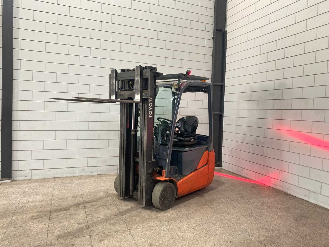 TOYOTA - 2012 - 8 FBEKT 16 - FORKLIFT TRIPLEX - FREE-LIFT - SIDE-SHIFT - Carretilla elevadora: foto 3 TOYOTA - 2012 - 8 FBEKT 16 - FORKLIFT TRIPLEX - FREE-LIFT - SIDE-SHIFT - Carretilla elevadora: foto 3