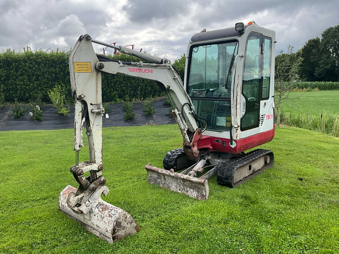 Takeuchi TB016 - Miniexcavadora: foto 2 Takeuchi TB016 - Miniexcavadora: foto 2