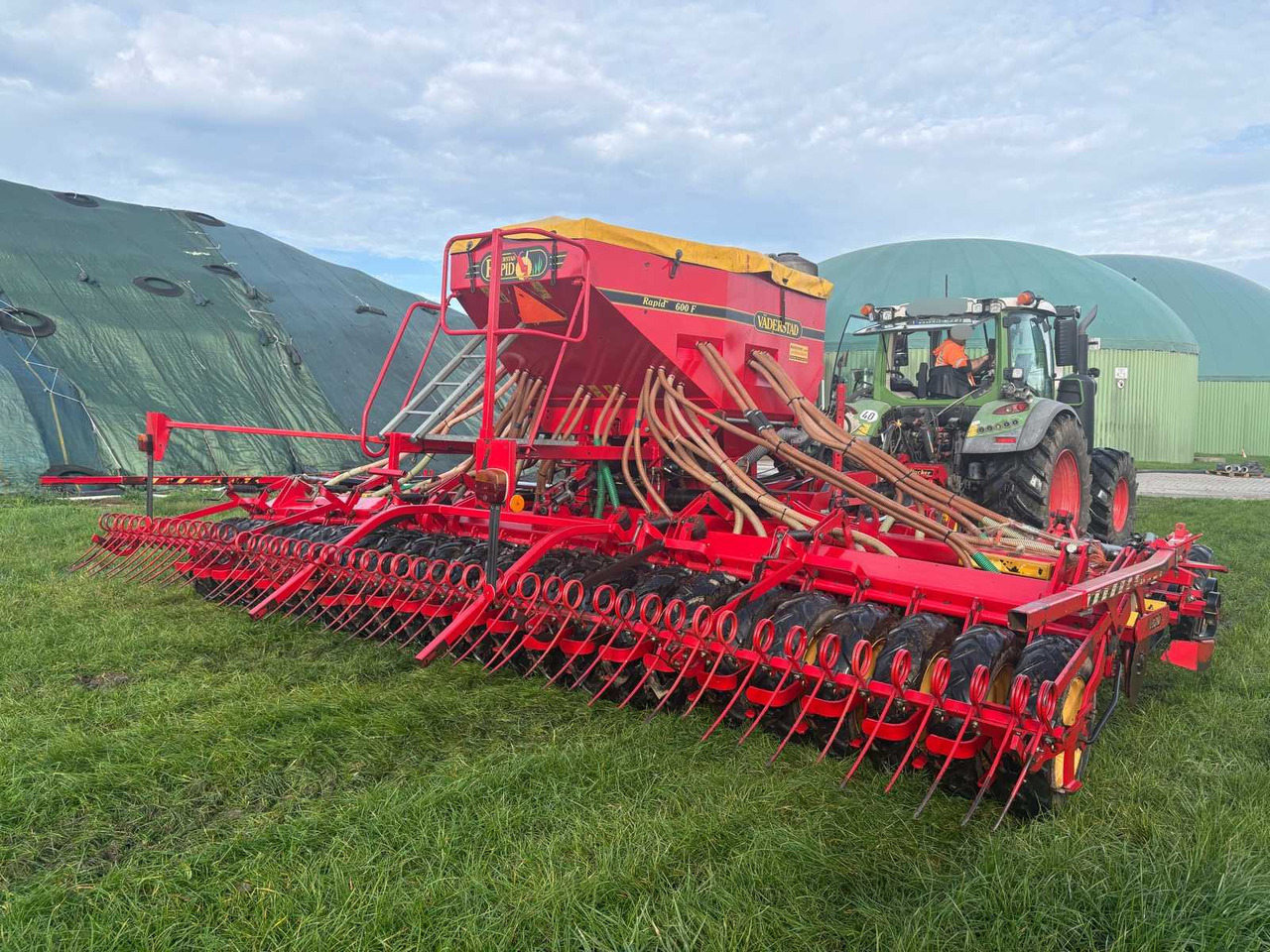 VÄDERSTAD Rapid F 600F - Maquinaria de siembra: foto 2 VÄDERSTAD Rapid F 600F - Maquinaria de siembra: foto 2