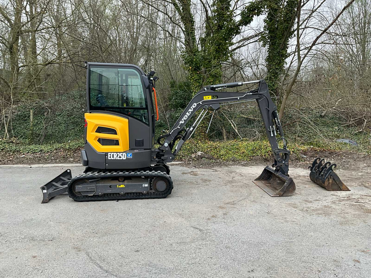 Miniexcavadora Volvo ECR25D: foto 6