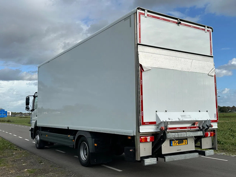 Mercedes-Benz Atego ATEGO 1318L - Camión caja cerrada: foto 4 Mercedes-Benz Atego ATEGO 1318L - Camión caja cerrada: foto 4