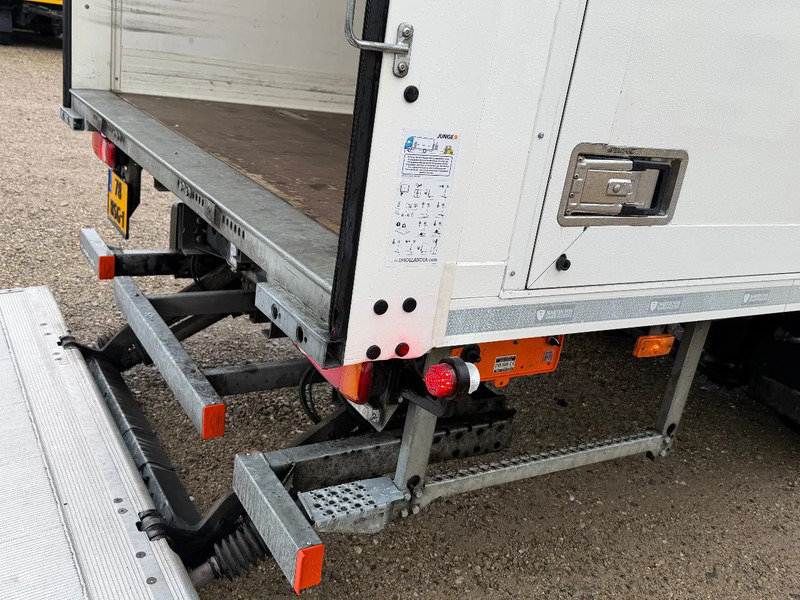 Camión caja cerrada Volvo FL FL240.12 EURO6. 11-2021: foto 11