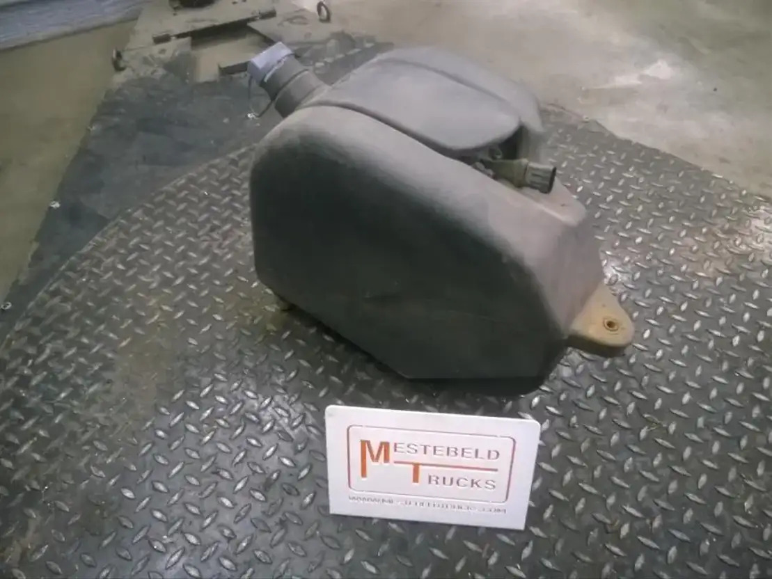 DAF Ad blue tank - Sistema de combustible para Furgoneta: foto 1 DAF Ad blue tank - Sistema de combustible para Furgoneta: foto 1