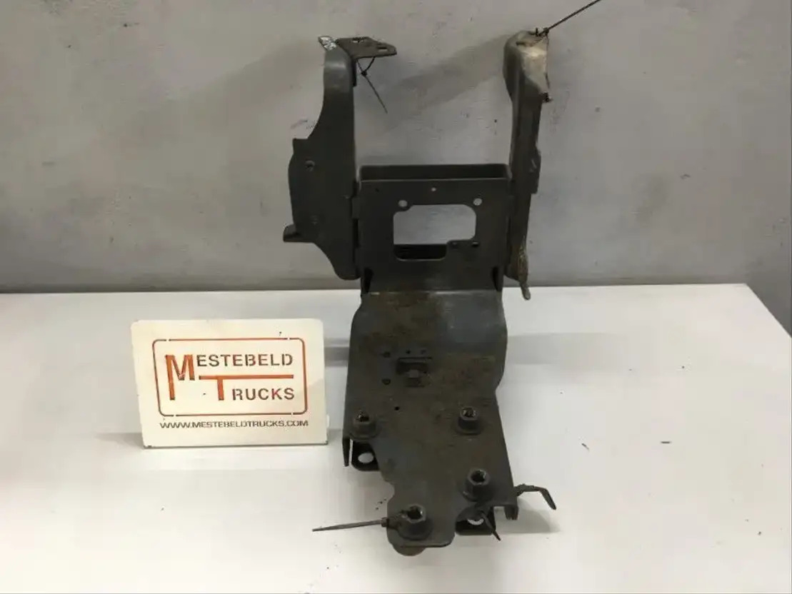 Mercedes-Benz Opstapsteun Actros MP4 rechts - Bastidor/ Chasis para Camión: foto 1 Mercedes-Benz Opstapsteun Actros MP4 rechts - Bastidor/ Chasis para Camión: foto 1