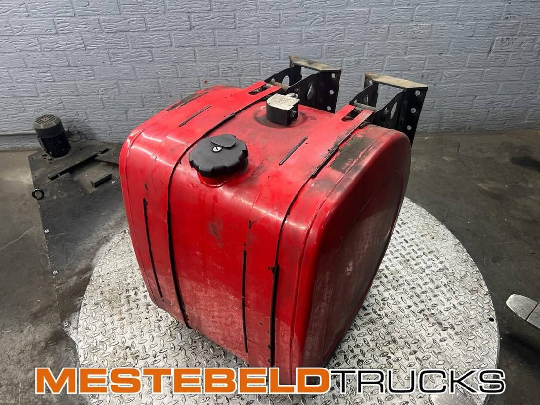 Volvo Brandstoftank 240 liter - Sistema de combustible para Camión: foto 1 Volvo Brandstoftank 240 liter - Sistema de combustible para Camión: foto 1