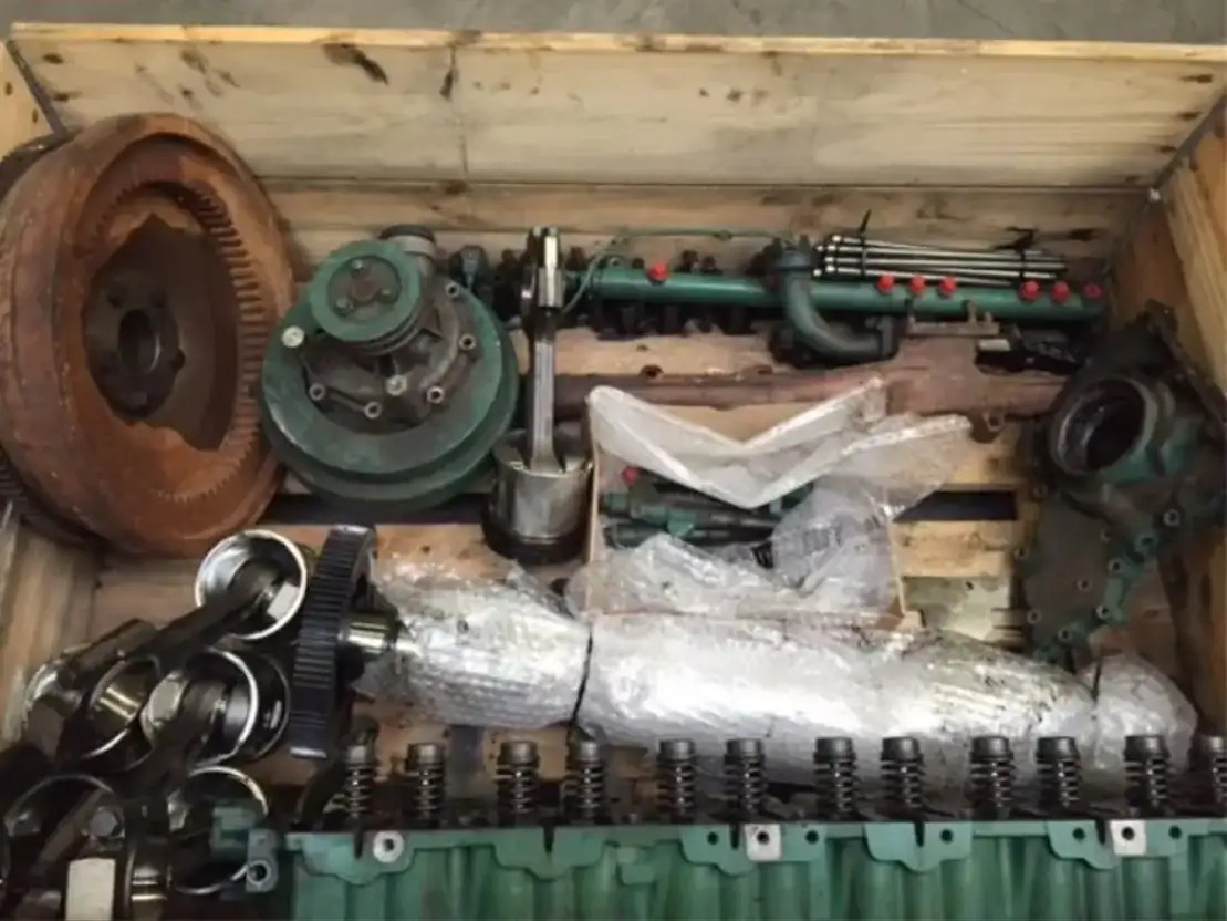 Volvo N okkenas D7E LA E3 - Motor y piezas para Camión: foto 1 Volvo N okkenas D7E LA E3 - Motor y piezas para Camión: foto 1