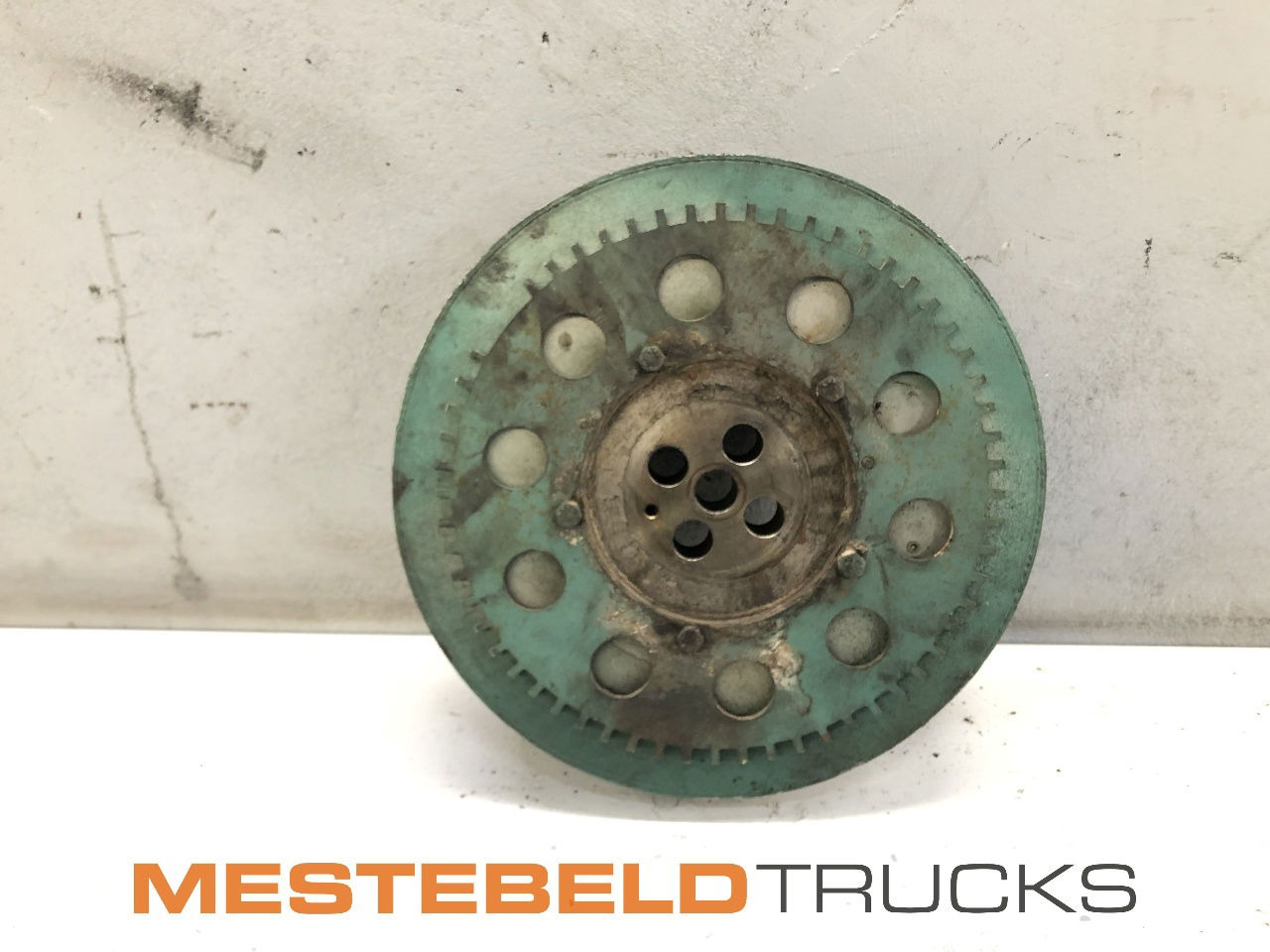 Volvo Trillingsdemper/poelie D7E EAE3 - Motor para Camión: foto 2 Volvo Trillingsdemper/poelie D7E EAE3 - Motor para Camión: foto 2