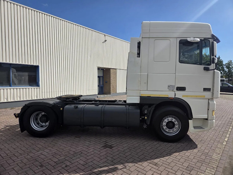 DAF XF 95.430 Manual gear Euro 3 - Cabeza tractora: foto 2 DAF XF 95.430 Manual gear Euro 3 - Cabeza tractora: foto 2
