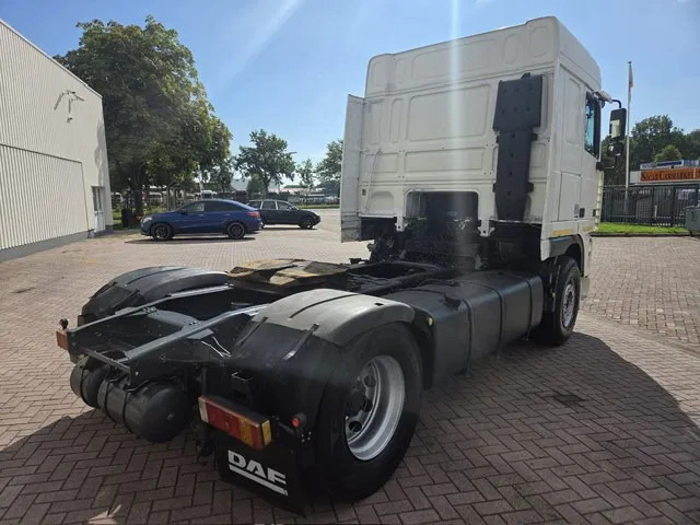 DAF XF 95.430 Manual gear Euro 3 - Cabeza tractora: foto 4 DAF XF 95.430 Manual gear Euro 3 - Cabeza tractora: foto 4