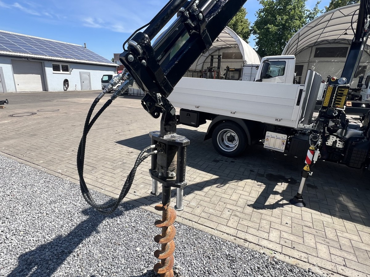 FUSO 3S15 Alu Pritsche 2.80m Ladekran Bohrgerät - Furgoneta caja abierta: foto 3 FUSO 3S15 Alu Pritsche 2.80m Ladekran Bohrgerät - Furgoneta caja abierta: foto 3