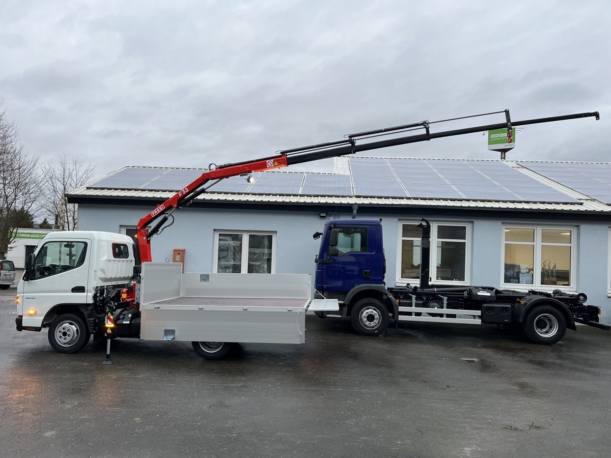 FUSO 3S15 Alu Pritsche 2.80m Ladekran Funk! sofort ve - Camión grúa, Furgoneta caja abierta: foto 3 FUSO 3S15 Alu Pritsche 2.80m Ladekran Funk! sofort ve - Camión grúa, Furgoneta caja abierta: foto 3