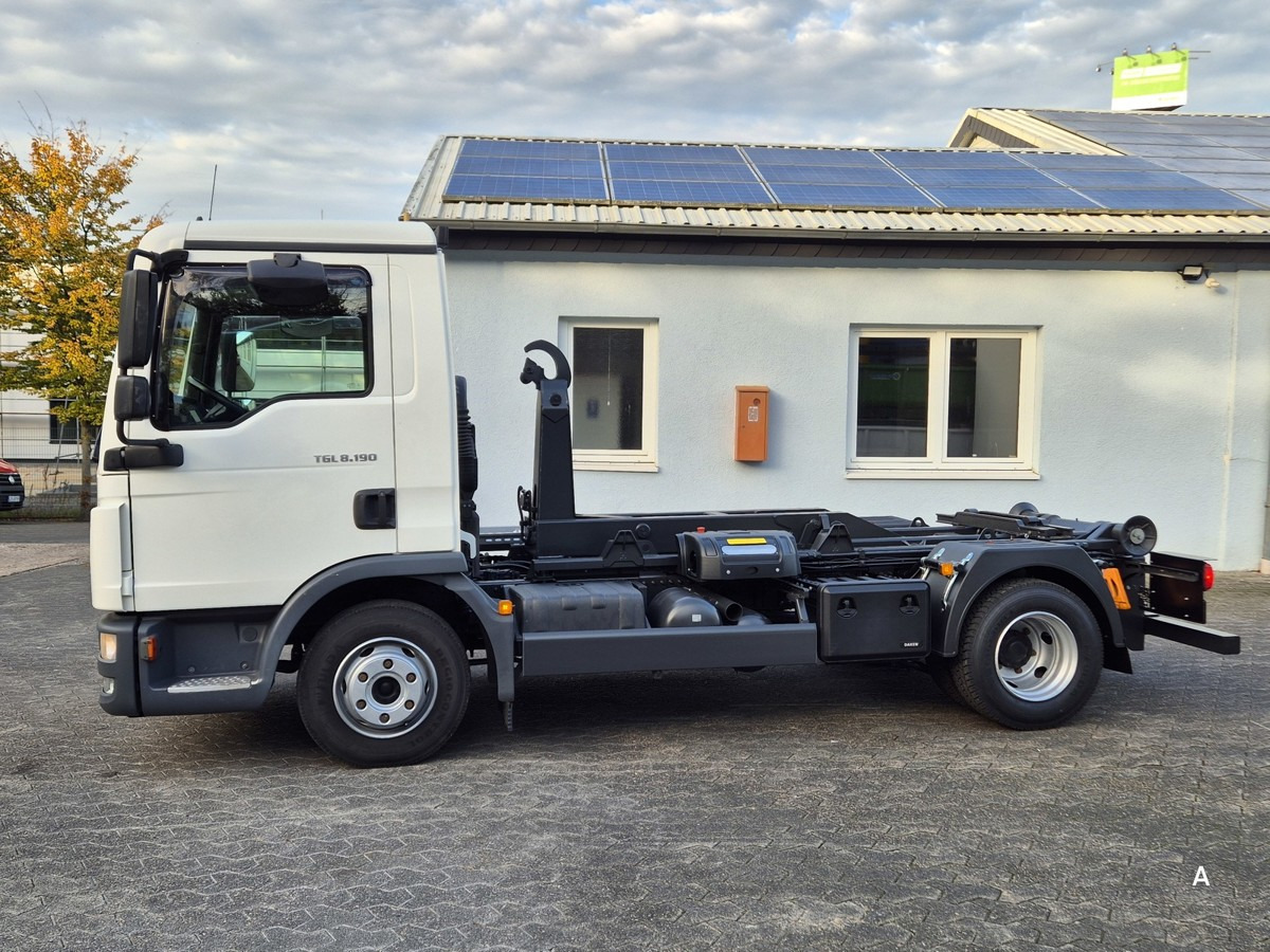 MAN TGL 8.190 BL City Abrollkipper Aut., 2 x AHK sof - Camión multibasculante: foto 3 MAN TGL 8.190 BL City Abrollkipper Aut., 2 x AHK sof - Camión multibasculante: foto 3