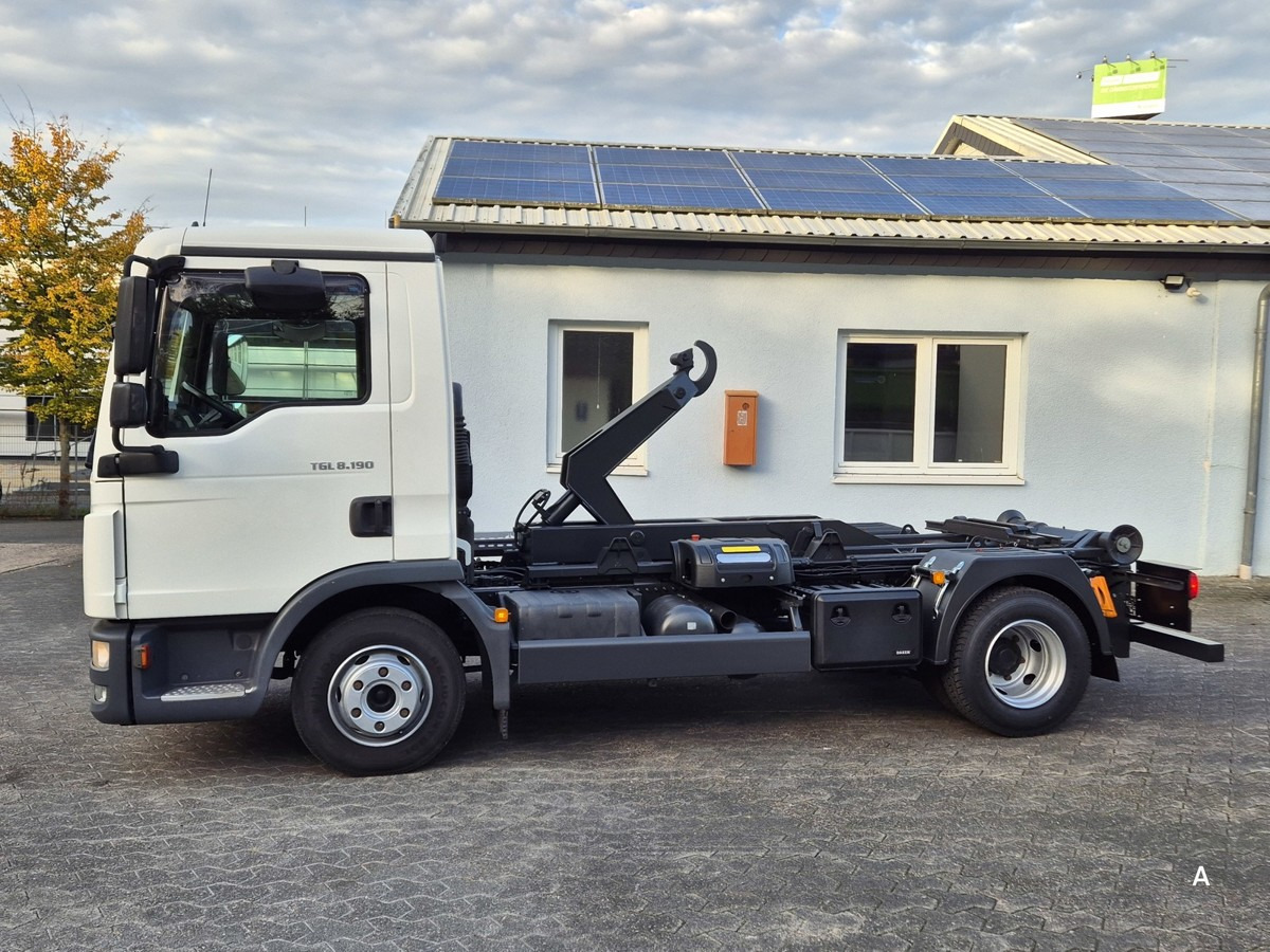 MAN TGL 8.190 BL City Abrollkipper Aut., 2 x AHK sof - Camión multibasculante: foto 4 MAN TGL 8.190 BL City Abrollkipper Aut., 2 x AHK sof - Camión multibasculante: foto 4