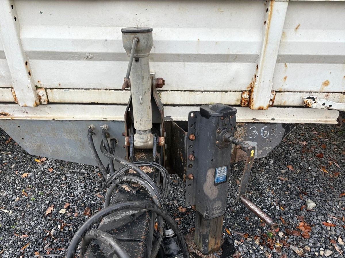 Leasing de OBERMAIER ECO-TIP 100 Tandem 3-S-Kipper OBERMAIER ECO-TIP 100 Tandem 3-S-Kipper: foto 9 Leasing de OBERMAIER ECO-TIP 100 Tandem 3-S-Kipper OBERMAIER ECO-TIP 100 Tandem 3-S-Kipper: foto 9