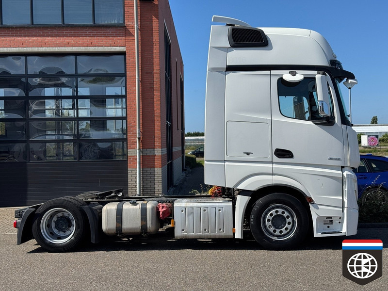 Mercedes-Benz ACTROS 1842 LL GigaSpace - 2x Tank - NIGHT a/c ** HOLLAND TRUCK - Cabeza tractora: foto 4 Mercedes-Benz ACTROS 1842 LL GigaSpace - 2x Tank - NIGHT a/c ** HOLLAND TRUCK - Cabeza tractora: foto 4