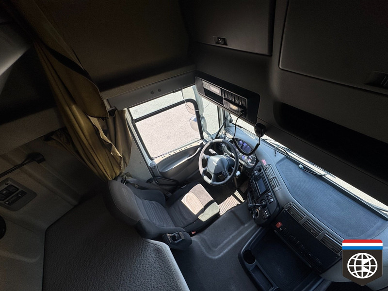 DAF CF 85 6X2/4 - DEEPFREEZER -30oC / CHEREAU / 3000 taillift - Camión frigorífico: foto 4 DAF CF 85 6X2/4 - DEEPFREEZER -30oC / CHEREAU / 3000 taillift - Camión frigorífico: foto 4