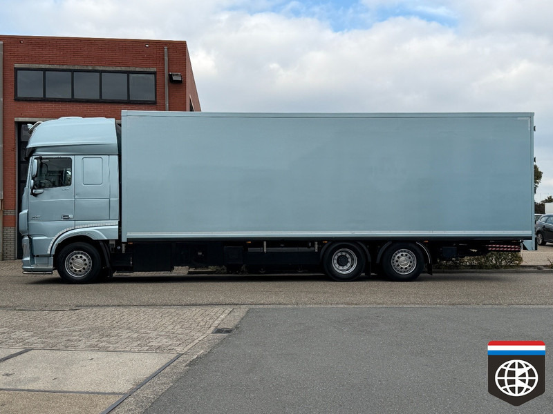 DAF XF 460 FAN TAIL LIFT / TRS / NIGHT A/C / RACING TEAM / CAMPER - Camión frigorífico: foto 3 DAF XF 460 FAN TAIL LIFT / TRS / NIGHT A/C / RACING TEAM / CAMPER - Camión frigorífico: foto 3