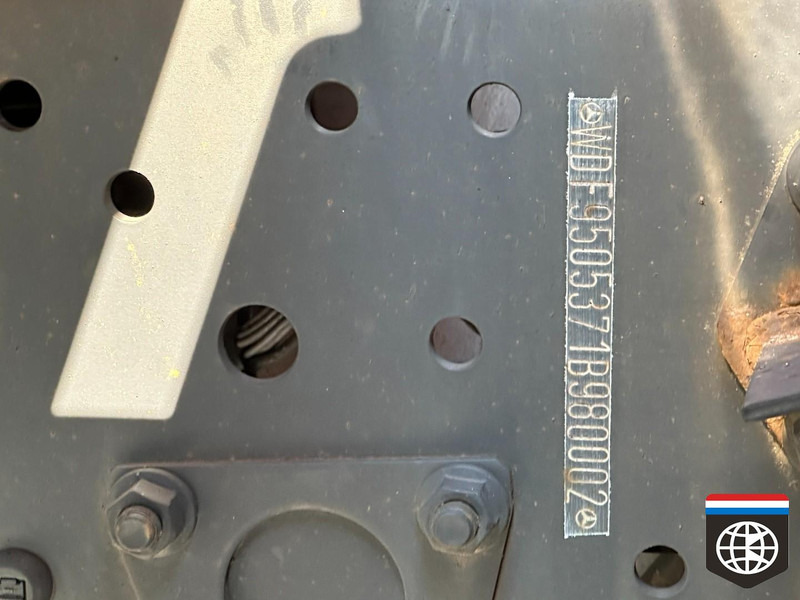 Mercedes-Benz AXOR 1833 TAIL LIFT - MANUAL GEARBOX - Camión lona: foto 4 Mercedes-Benz AXOR 1833 TAIL LIFT - MANUAL GEARBOX - Camión lona: foto 4