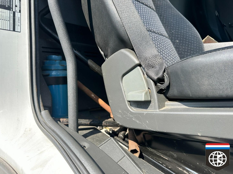 Mercedes-Benz AXOR 1833 TAIL LIFT - MANUAL GEARBOX - Camión lona: foto 2 Mercedes-Benz AXOR 1833 TAIL LIFT - MANUAL GEARBOX - Camión lona: foto 2