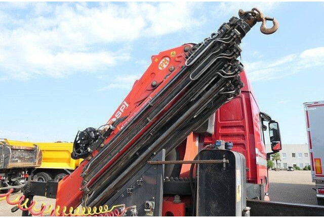 MAN 28.500 TGX 6x2, Kran PM 40528, Funk, Seilwinde - Cabeza tractora: foto 4 MAN 28.500 TGX 6x2, Kran PM 40528, Funk, Seilwinde - Cabeza tractora: foto 4