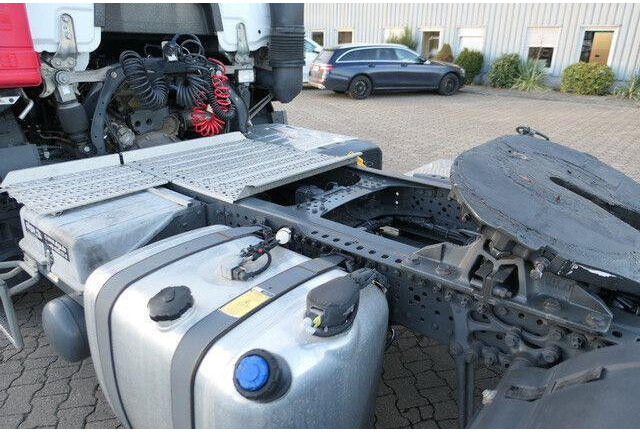 Mercedes-Benz 1846 Actros 4x2, Alu-Felgen, ADR, Liege, Klima - Cabeza tractora: foto 4 Mercedes-Benz 1846 Actros 4x2, Alu-Felgen, ADR, Liege, Klima - Cabeza tractora: foto 4