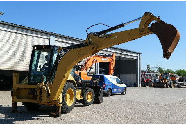 Caterpillar 422 4x4, Mehrzweckgerät, Palettengabel, Schaufel - Retroexcavadora: foto 3 Caterpillar 422 4x4, Mehrzweckgerät, Palettengabel, Schaufel - Retroexcavadora: foto 3