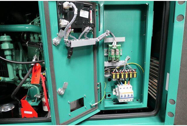 Cummins Stromgenerator, 10 kVA, Sofort verfügbar - Generador industriale: foto 4 Cummins Stromgenerator, 10 kVA, Sofort verfügbar - Generador industriale: foto 4