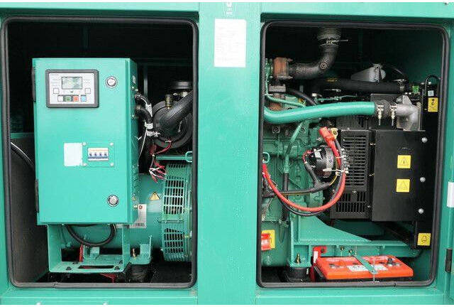 Cummins Stromgenerator, 40 kVA, sofort vefügbar - Generador industriale: foto 2 Cummins Stromgenerator, 40 kVA, sofort vefügbar - Generador industriale: foto 2