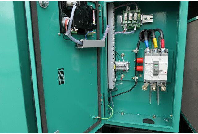 Cummins Stromgenerator, 62,5kVA, sofort vefügbar - Generador industriale: foto 5 Cummins Stromgenerator, 62,5kVA, sofort vefügbar - Generador industriale: foto 5