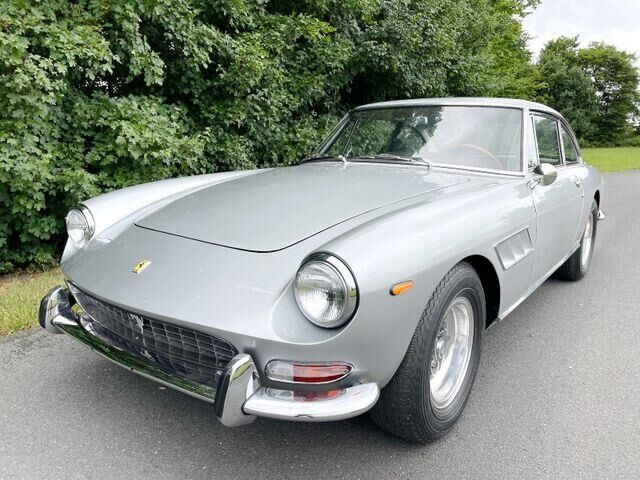 Ferrari 330 GT Coupe 2+2/TÜV neu/H-Zulassung - Coupé: foto 3 Ferrari 330 GT Coupe 2+2/TÜV neu/H-Zulassung - Coupé: foto 3