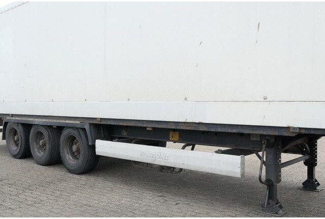 Krone SD, Isoliert, Türen, BPW, Luftfederung, 13.62m - Semirremolque caja cerrada: foto 4 Krone SD, Isoliert, Türen, BPW, Luftfederung, 13.62m - Semirremolque caja cerrada: foto 4