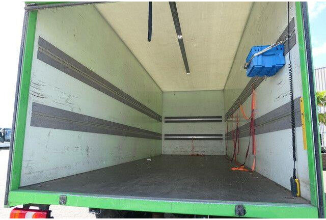 Mercedes-Benz 1023 L Atego 4x2, Schlafkabine, AHK, LBW, Möbel - Camión caja cerrada: foto 4 Mercedes-Benz 1023 L Atego 4x2, Schlafkabine, AHK, LBW, Möbel - Camión caja cerrada: foto 4