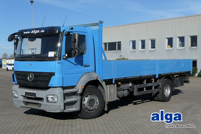 Mercedes-Benz 1824 L Axor 4x2, 3. Sitz, AHK, Gerüstbau, Klima Mercedes-Benz 1824 L Axor 4x2, 3. Sitz, AHK, Gerüstbau, Klima - Camión caja abierta: foto 1 Mercedes-Benz 1824 L Axor 4x2, 3. Sitz, AHK, Gerüstbau, Klima Mercedes-Benz 1824 L Axor 4x2, 3. Sitz, AHK, Gerüstbau, Klima - Camión caja abierta: foto 1