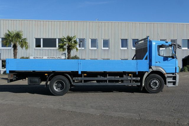 Mercedes-Benz 1824 L Axor 4x2, 3. Sitz, AHK, Gerüstbau, Klima Mercedes-Benz 1824 L Axor 4x2, 3. Sitz, AHK, Gerüstbau, Klima - Camión caja abierta: foto 4 Mercedes-Benz 1824 L Axor 4x2, 3. Sitz, AHK, Gerüstbau, Klima Mercedes-Benz 1824 L Axor 4x2, 3. Sitz, AHK, Gerüstbau, Klima - Camión caja abierta: foto 4