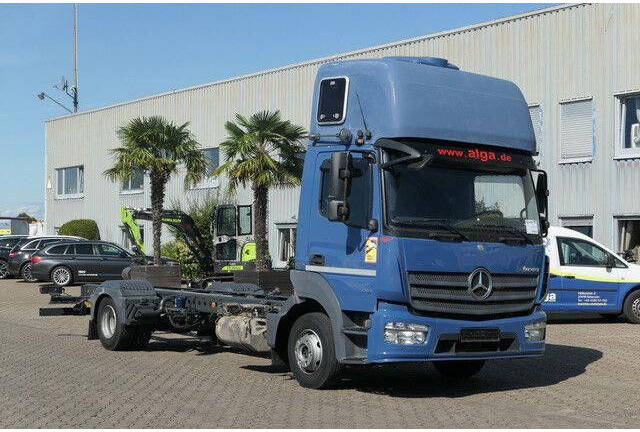 Mercedes-Benz 918 L Atego 4x2, Nebenantrieb, Standklima - Camión chasis: foto 1 Mercedes-Benz 918 L Atego 4x2, Nebenantrieb, Standklima - Camión chasis: foto 1