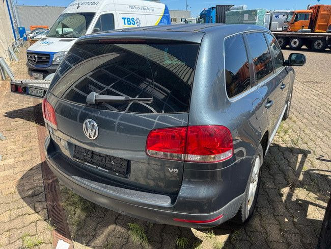 Volkswagen Touareg 3.2 V6/ GETRIEBESCHADEN /Motor läuft! - SUV/ Todoterreno: foto 2 Volkswagen Touareg 3.2 V6/ GETRIEBESCHADEN /Motor läuft! - SUV/ Todoterreno: foto 2