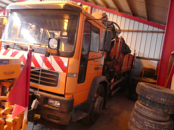 Camion benne + grue auxiliaire Volvo FL6E 19.0 - Camión volquete, Camión grúa: foto 2 Camion benne + grue auxiliaire Volvo FL6E 19.0 - Camión volquete, Camión grúa: foto 2