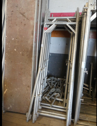 Echafaudage avec passerelle - Equipo de construcción: foto 2 Echafaudage avec passerelle - Equipo de construcción: foto 2