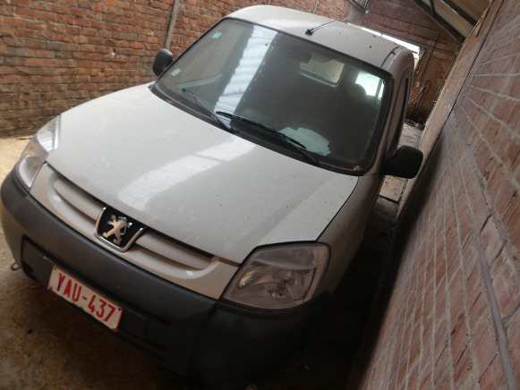 REF:Immatriculé sous : YAU-437 - Voiture Peugeot Partner - Otra maquinaria: foto 2 REF:Immatriculé sous : YAU-437 - Voiture Peugeot Partner - Otra maquinaria: foto 2