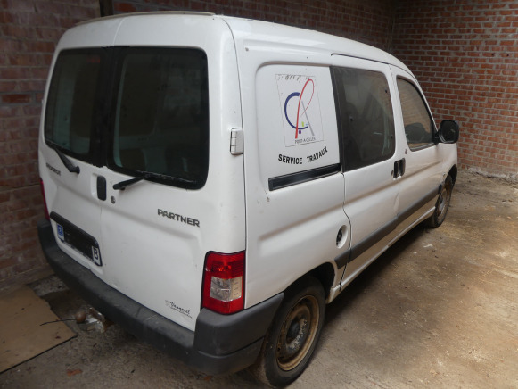 REF:Immatriculé sous : YAU-437 - Voiture Peugeot Partner - Otra maquinaria: foto 4 REF:Immatriculé sous : YAU-437 - Voiture Peugeot Partner - Otra maquinaria: foto 4