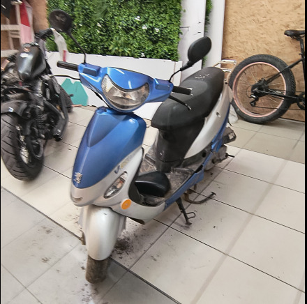 Scooter Peugeot QM50QT-6 - Otra maquinaria: foto 2 Scooter Peugeot QM50QT-6 - Otra maquinaria: foto 2