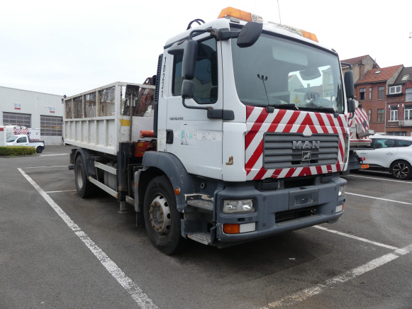 REF:10231 - Camion benne avec grue MAN TGM 18.240(VIN: WMAN08ZZ89Y231476) - Camión volquete, Camión grúa: foto 2 REF:10231 - Camion benne avec grue MAN TGM 18.240(VIN: WMAN08ZZ89Y231476) - Camión volquete, Camión grúa: foto 2