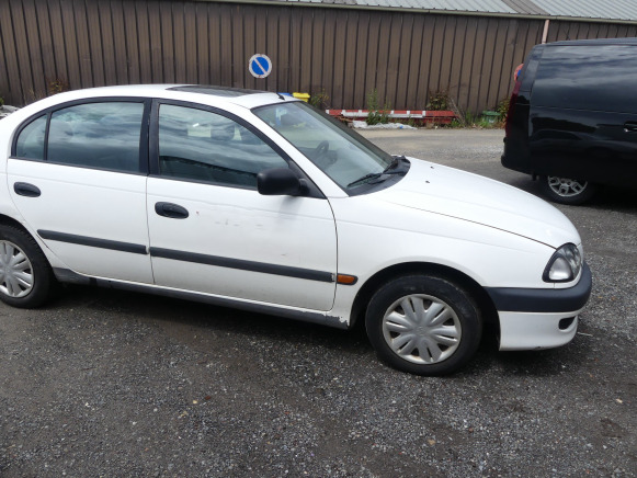 REF:DBB024 - Voiture Toyota Avensis (1998-172.549 km) - Coche: foto 3 REF:DBB024 - Voiture Toyota Avensis (1998-172.549 km) - Coche: foto 3