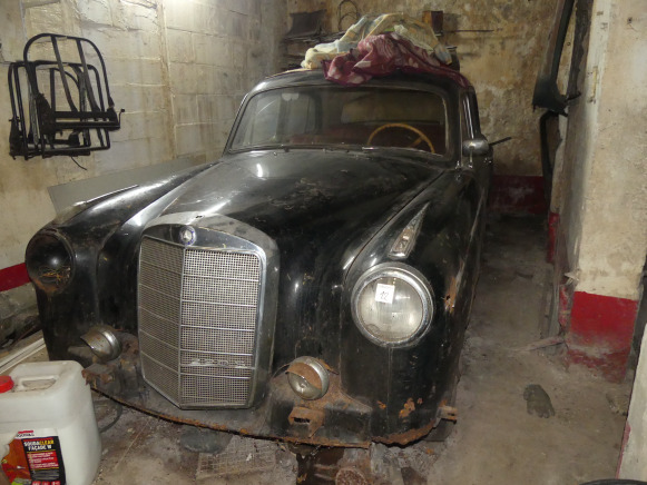 Voiture ancêtre Mercedes-Benz 220S Poton - Coche: foto 1 Voiture ancêtre Mercedes-Benz 220S Poton - Coche: foto 1